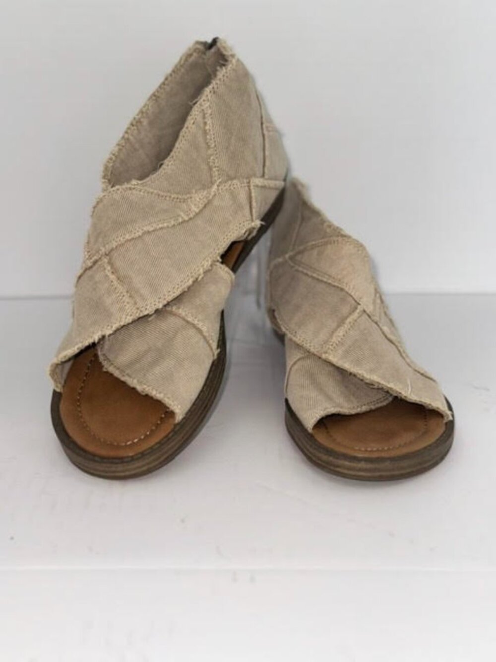 Blowfish Malibu Beige Canvas Open Toe Sandals  Size 10 Casual Comfort Shoe
